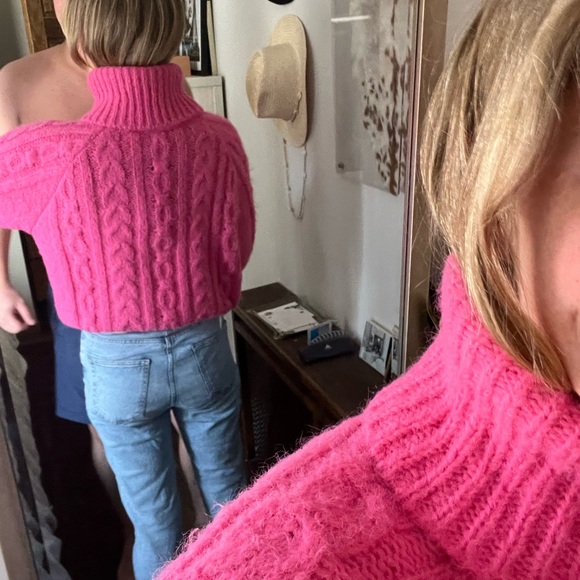 Pink turtle neck - Picture 2 of 4